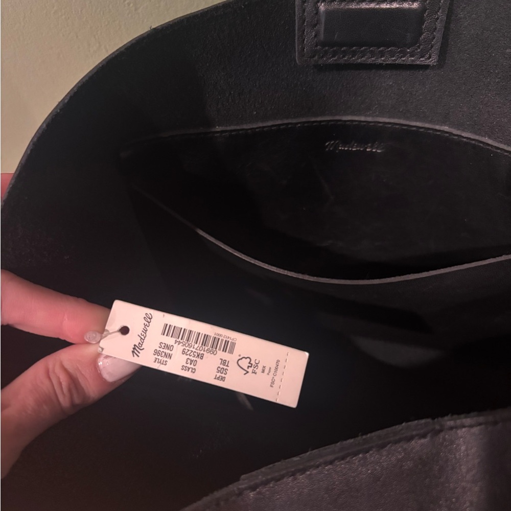 Madewell essential bucket Tote - Picture 2 of 6